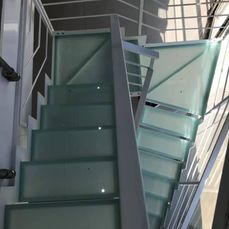 Stairs safety glass 4